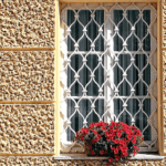 Finestra con inferriata fissa